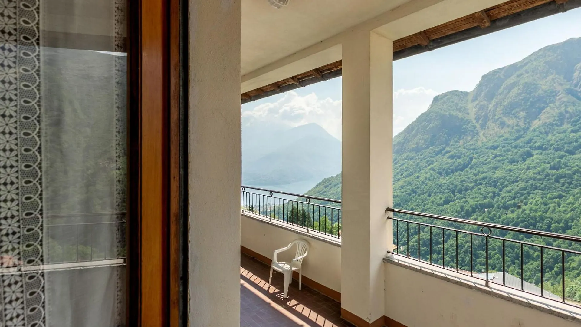 Sciura Elena'S Terrace With Lake, Mounts & Valley By Halldis Garzeno 0*,